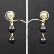 Boucles d'oreilles ethniques pendantes plaqué or avec pierres semi-précieuses onyx noir