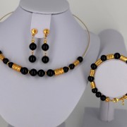 Parure bijoux ethniques artisanaux de colombie avec collier ras du cou bracelet et boucles d'oreilles pendantes onyx noir et plaqué or