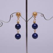Boucles d'oreilles ethniques pendantes artisanales plaqué or avec pierres fossile bleues