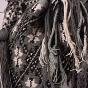 Détail sac ethnique colombien mochila Wayuu Gris noir fait main