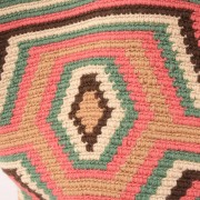 Détail sac cabas ethnique colombien aux couleurs naturelles