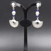 boucles d'oreilles ethniques pendantes artisanales tairona plaqué argent et perles bleues de Colombie