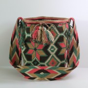 Sac Mochila Wayuu marron rose details